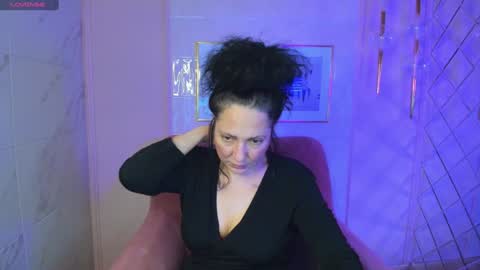 Anita online show from December 8, 11:51 pm