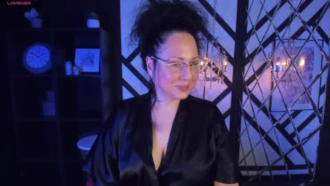 Anita online show from February 6, 9:06 pm