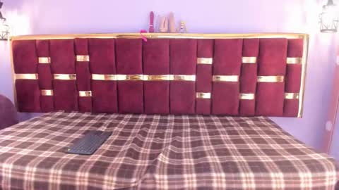 anita toro  online show from October 28, 12:00 pm