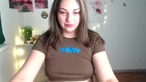 anitaa_a online show from September 10, 6:02 am
