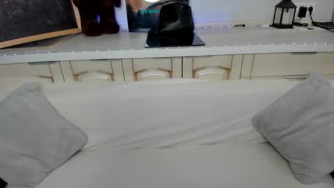 Anita online show from October 2, 1:32 am
