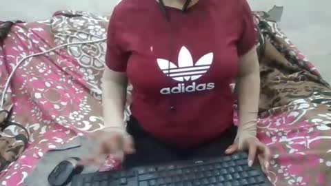 anjali_dogra786 online show from February 5, 10:18 am