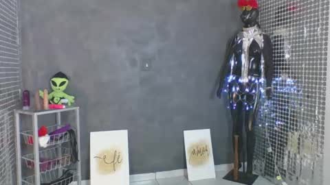 Hello My name is NaiaraPv is OPEN online show from May 4, 6:44 pm