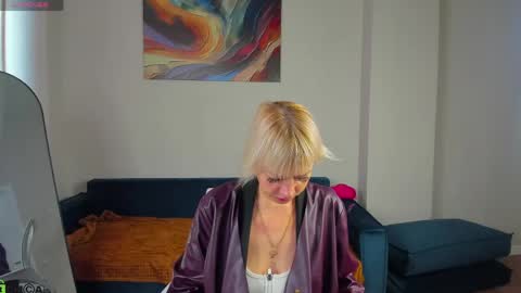 ann_annise online show from May 27, 1:57 am