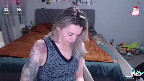 Anadirectgirl online show from October 29, 7:05 pm