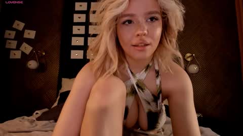 Anna online show from March 10, 1:42 am