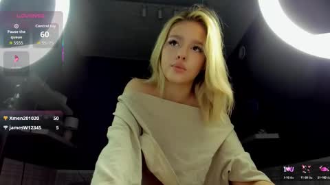 Snapshot of anna_robinson chatting on September 22, 1:26 am Anna online show from September 22, 1:26 am