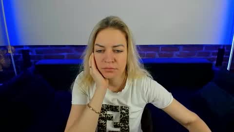 anna_snow9 online show from October 21, 5:33 am