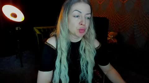 anna_snow9 online show from May 18, 5:35 am