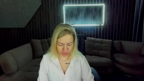 anna_snow9 online show from October 10, 5:56 am