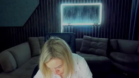 anna_snow9 online show from October 13, 6:38 am