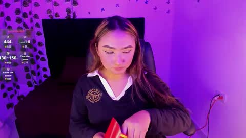 Anna Valerious7 online show from December 2, 4:25 am