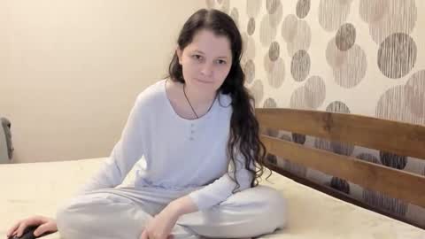 annaahcharm online show from May 13, 9:15 am