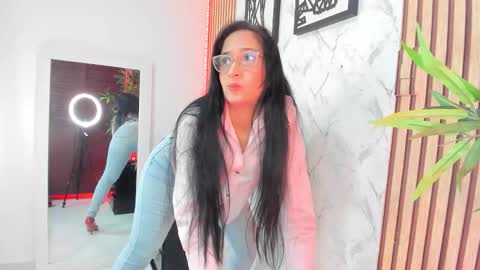 Annaarela online show from January 8, 11:47 am