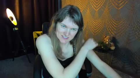 Annabel online show from April 11, 7:45 am