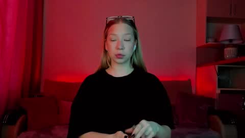 Snapshot of annabelle_art chatting on February 23, 8:22 am Annabelle online show from February 23, 8:22 am