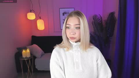 Snapshot of annabelle_art chatting on December 19, 2:02 pm Annabelle online show from December 19, 2:02 pm