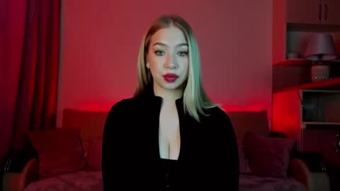 Snapshot of annabelle_art chatting on February 22, 3:42 pm Annabelle online show from February 22, 3:42 pm