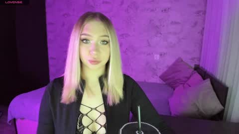 Snapshot of annabelle_art chatting on January 25, 9:14 pm Annabelle online show from January 25, 9:14 pm
