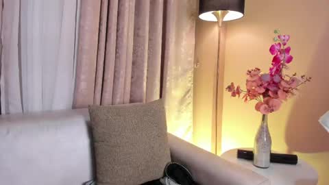AnnaBrooks online show from May 14, 6:36 pm
