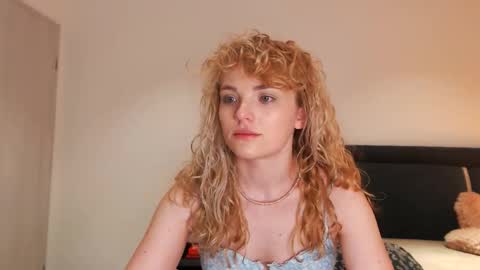 annaevv online show from May 26, 2:55 am