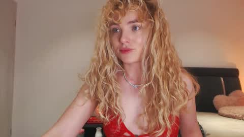 annaevv online show from April 29, 2:59 am