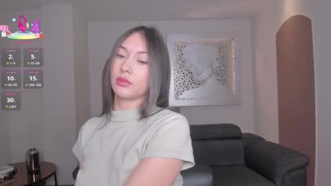 annahoffman_ online show from September 17, 12:36 pm