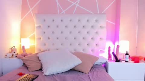 Anna online show from October 19, 1:02 pm