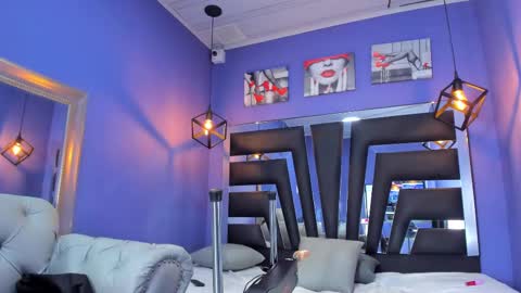 Anne online show from October 14, 8:00 pm