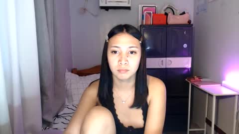 anne_chanelx online show from May 19, 1:56 am