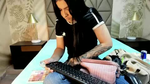 Anne online show from May 20, 3:03 am