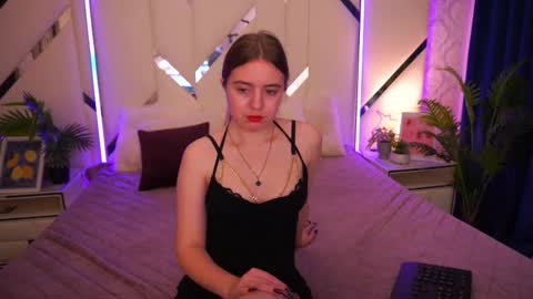 anneeexx online show from December 18, 8:41 am