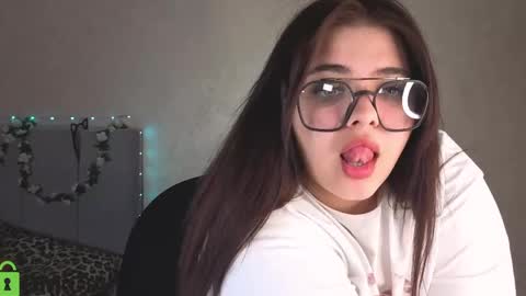 annette_nelsone online show from May 20, 1:57 am