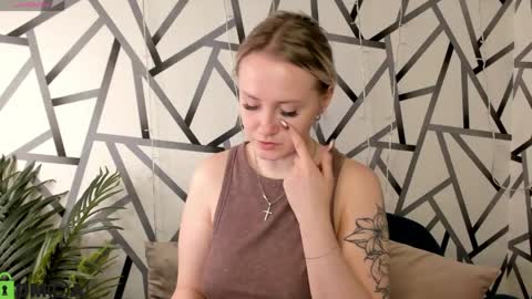 Joyce Howard online show from March 24, 2:50 am