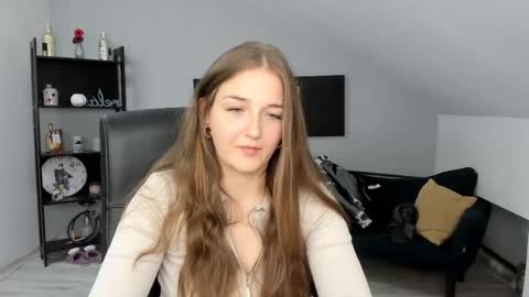 annewilsonn online show from November 21, 6:15 am