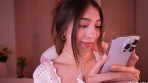 Snapshot of annie_evans24 chatting on March 5, 11:06 pm Annie Evans online show from March 5, 11:06 pm