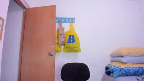 annie_rosse1017 online show from March 6, 5:57 am