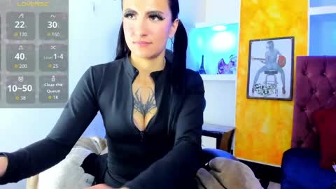 Anniee online show from May 6, 1:15 pm