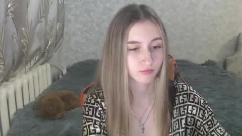 annieee_smith online show from December 4, 12:40 pm