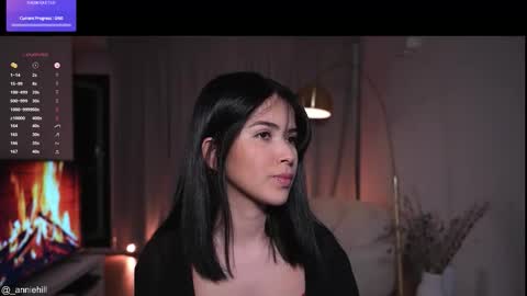 Snapshot of anniehillofficial_ chatting on October 1, 8:36 pm anniehillofficial_ online show from October 1, 8:36 pm
