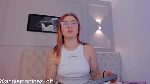 Snapshot of anniemartinezz chatting on March 9, 1:04 pm Annie online show from March 9, 1:04 pm