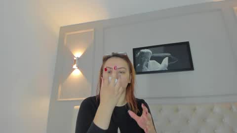 Snapshot of anniemartinezz chatting on December 26, 11:54 am Annie online show from December 26, 11:54 am