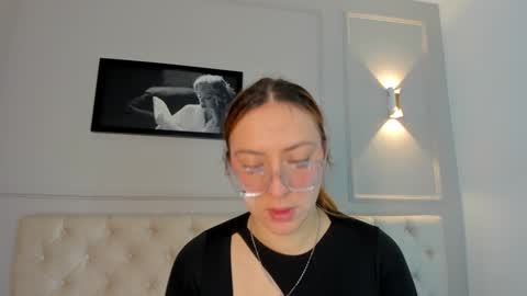 Snapshot of anniemartinezz chatting on January 23, 11:58 am Annie online show from January 23, 11:58 am