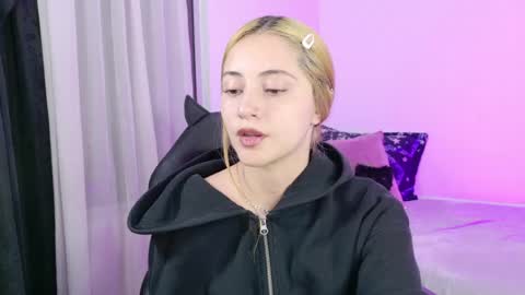 Annie online show from May 13, 3:12 am