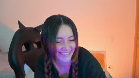 Annie online show from November 27, 3:20 am