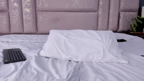 Annie online show from October 15, 2:08 pm