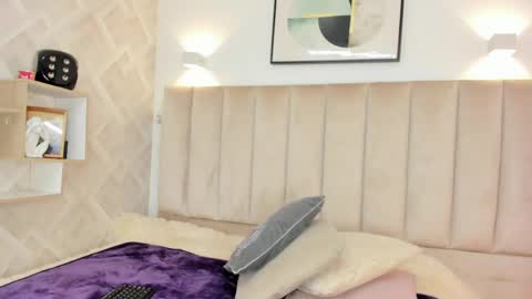 Annie Queen online show from May 5, 3:31 am