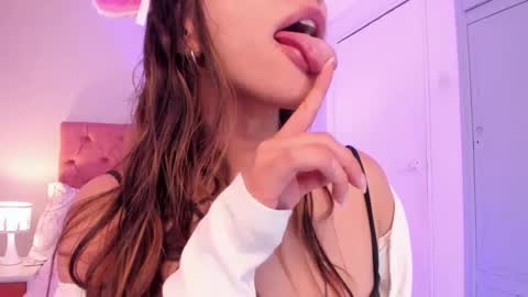Annie Banannie p online show from February 14, 1:34 am