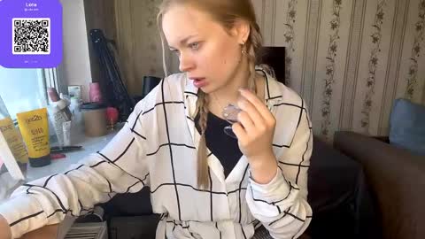 Hello My name is Lola online show from May 4, 7:56 am