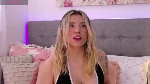 Antonella Lee online show from May 26, 6:07 pm